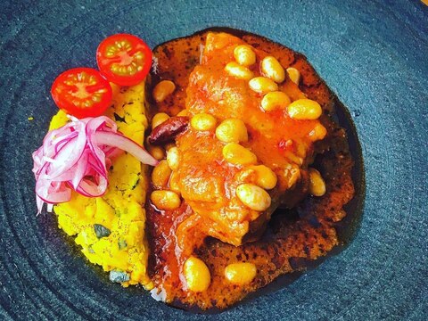 豚ロース肉とお豆のスパイシートマト煮込み